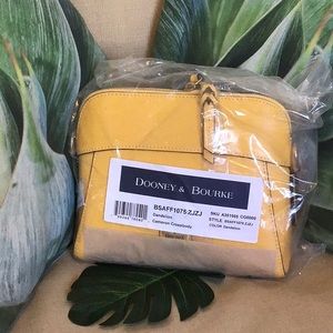 NWT Dooney & Bourke Cameron Crossbody in Dandelion
